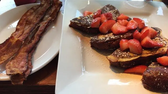 1400 Bar & Grill