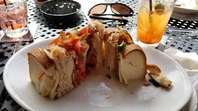 Guston's Grille